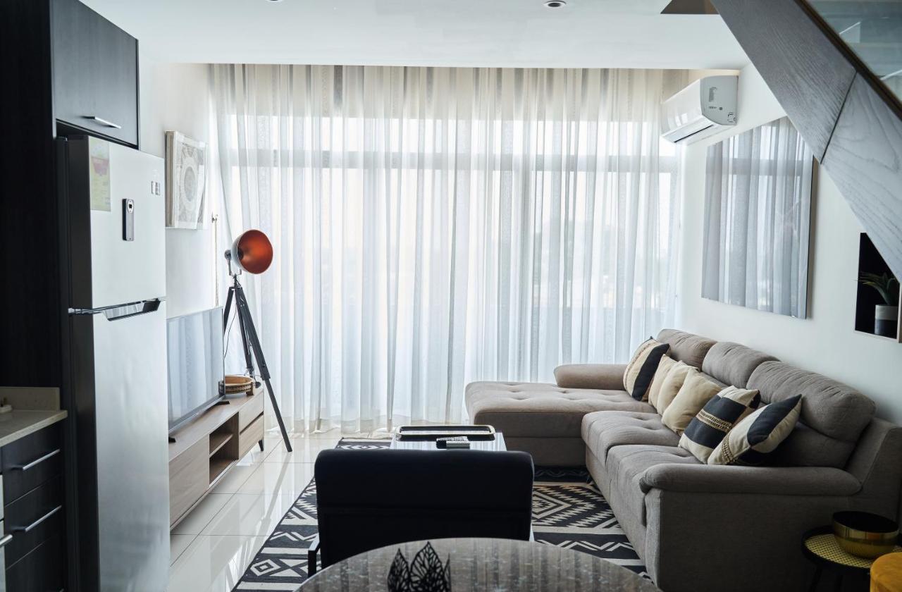 Апартаменты Embassy Gardens Deluxe Аккра Экстерьер фото