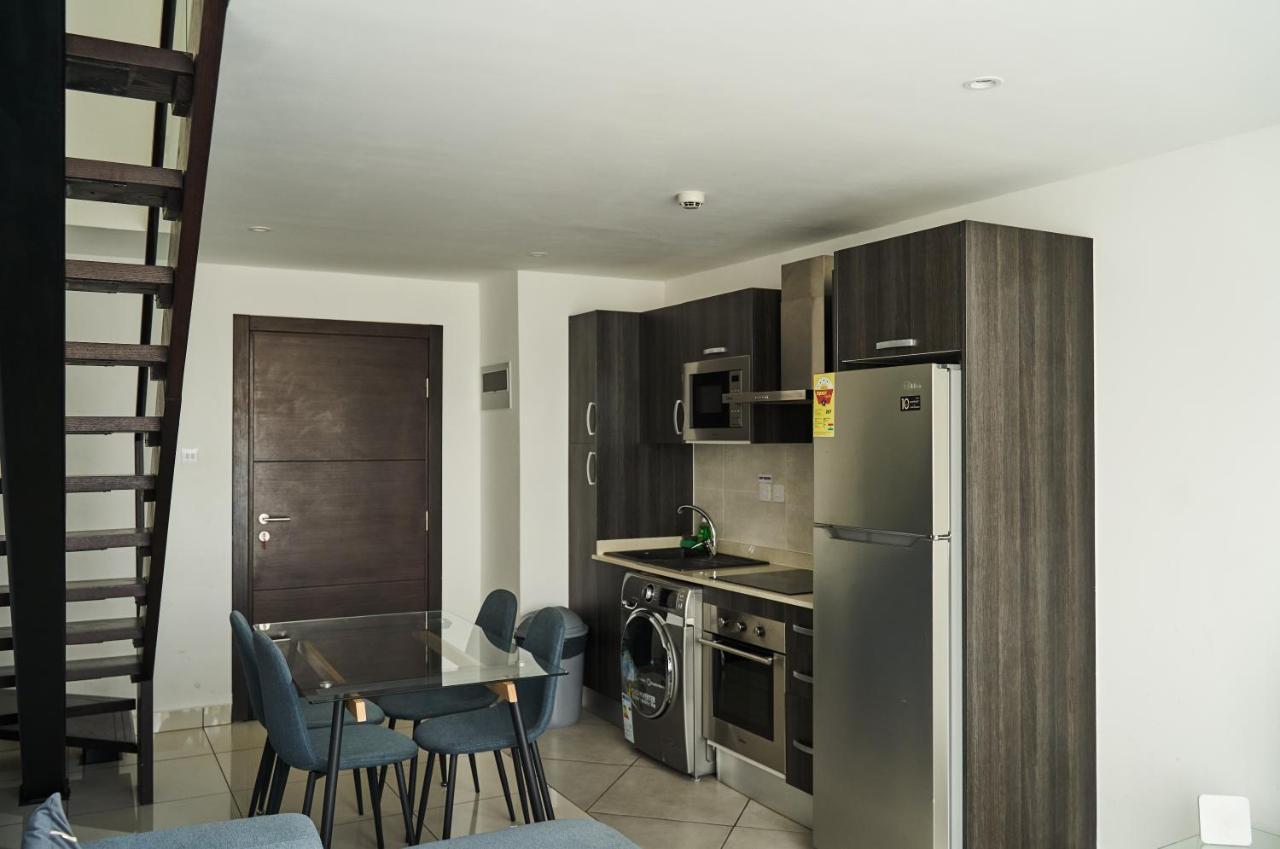 Апартаменты Embassy Gardens Deluxe Аккра Экстерьер фото